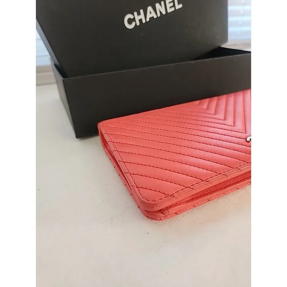CHANEL elegant coral